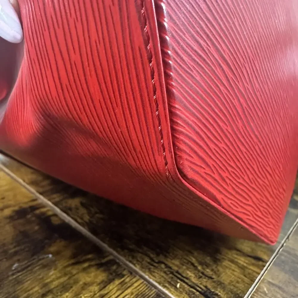 Louis Vuitton Vintage Bucket Crossbody Bag Womens Small Red Epi Leather France
